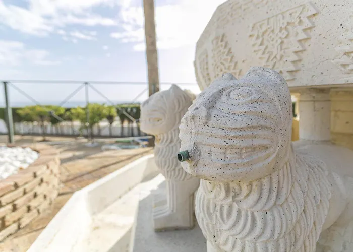 Canovas - Leones Villa Nerja