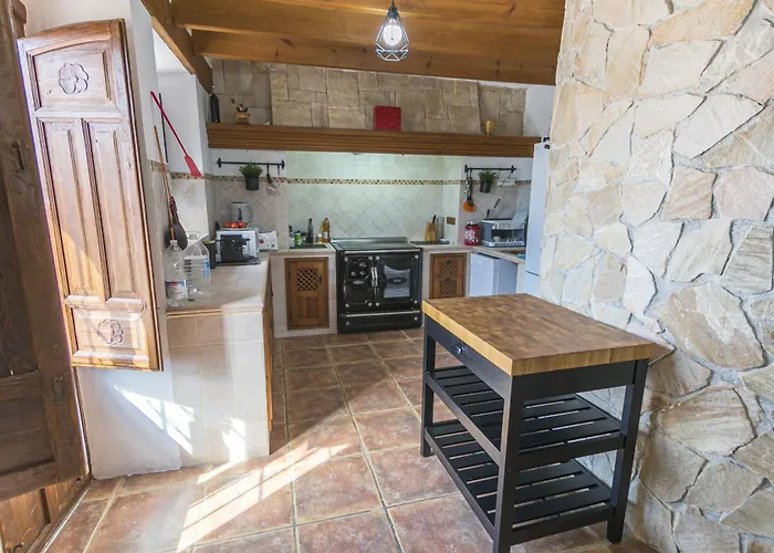 Villa Canovas - Leones *