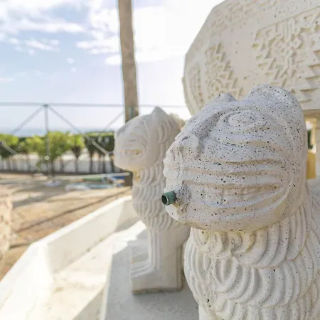 Canovas - Leones Villa Nerja