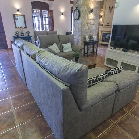 Canovas - Leones * Nerja