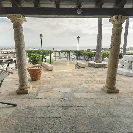 Villa Canovas - Leones