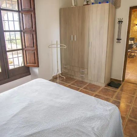 Canovas - Leones Villa Nerja