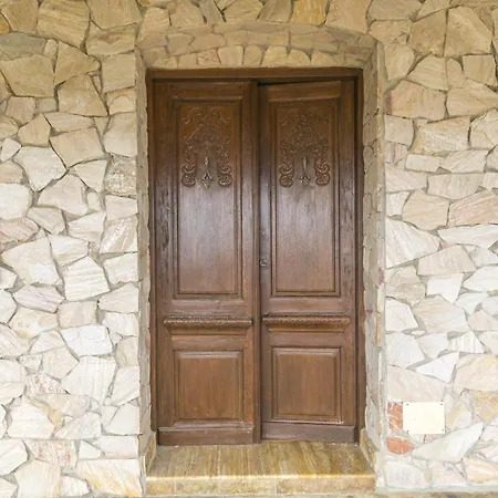 Canovas - Leones * Nerja