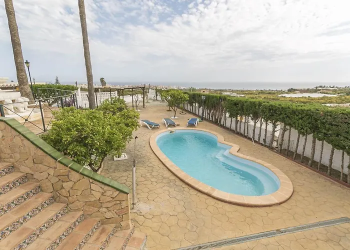 Вилла Canovas - Leones *