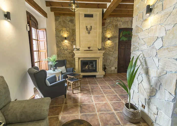 Canovas - Leones * Нерха