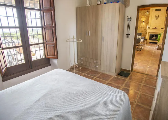 Canovas - Leones Villa Nerja