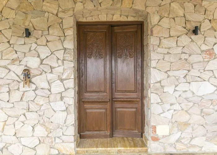 Canovas - Leones * Nerja