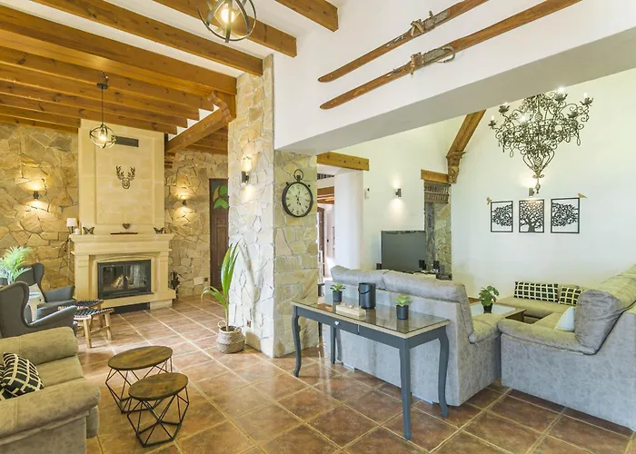 Canovas - Leones Villa Nerja