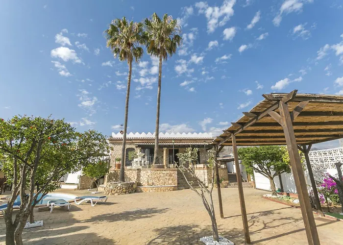 Canovas - Leones Villa *